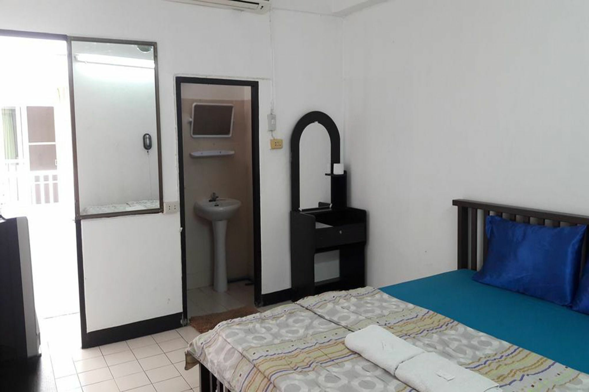 Md Rose Apartment Bangkok Esterno foto